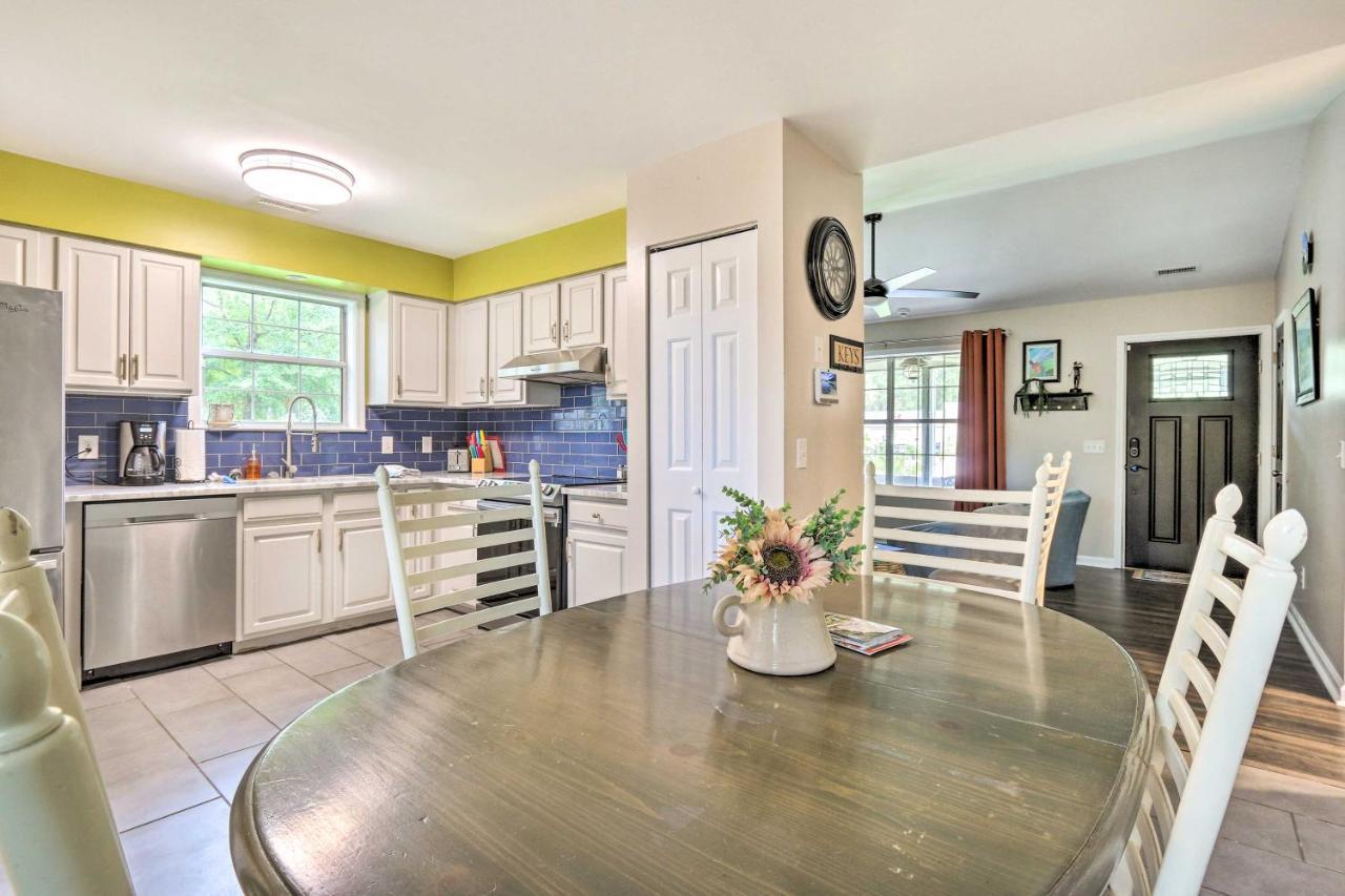 Peaceful Beaufort Home With Front Porch And Grill Ngoại thất bức ảnh
