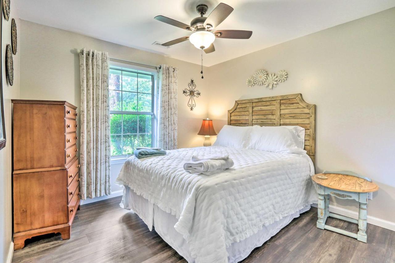 Peaceful Beaufort Home With Front Porch And Grill Ngoại thất bức ảnh