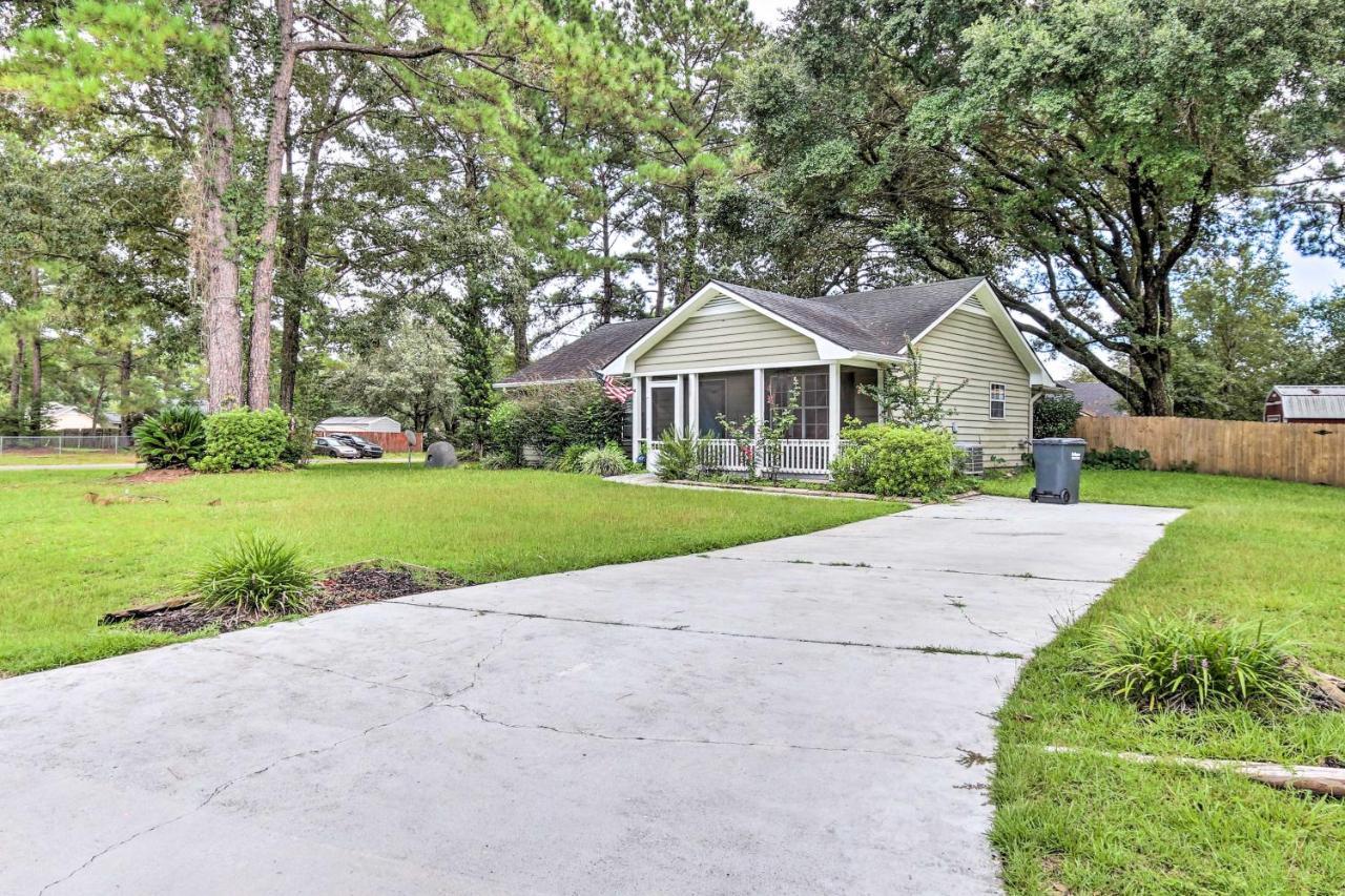 Peaceful Beaufort Home With Front Porch And Grill Ngoại thất bức ảnh